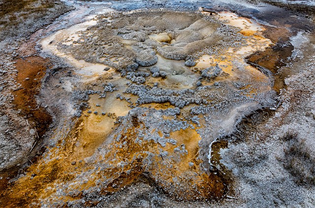 Upper Geyser Basin 18-3383a.jpg